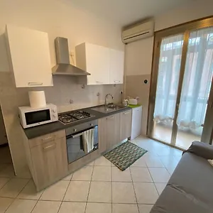 Little And Cozy Flat Near Venice Apartamento